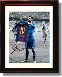 Framed Lionel Messi Autograph Replica Print - #10 Club Barcelona